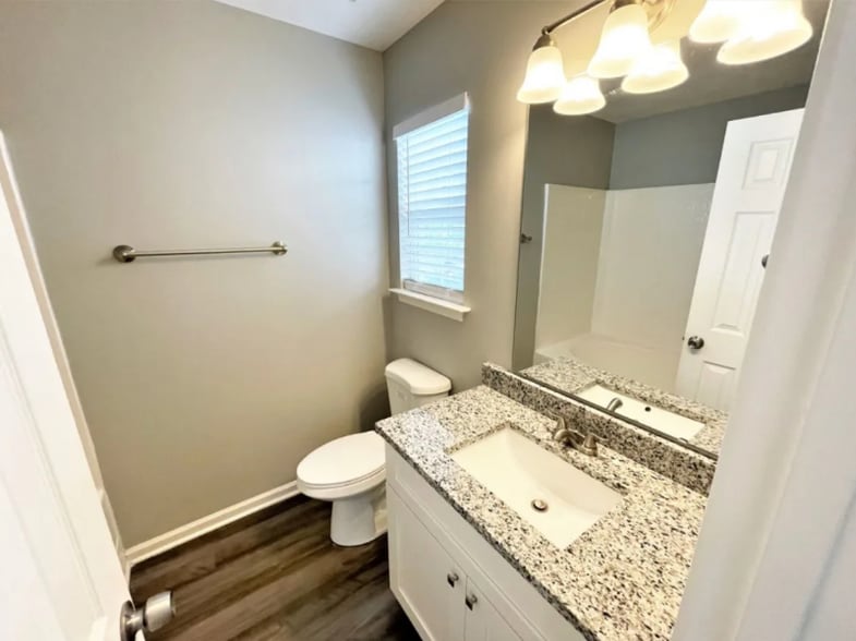 Building Photo - 1304 Crandon Dr
