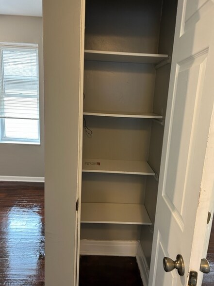 Building Photo - 2037 N Kildare Ave