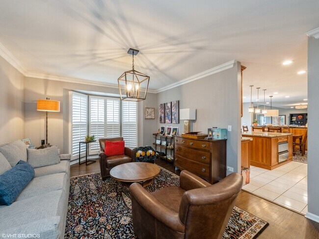 Building Photo - 445 Blue Ash Dr