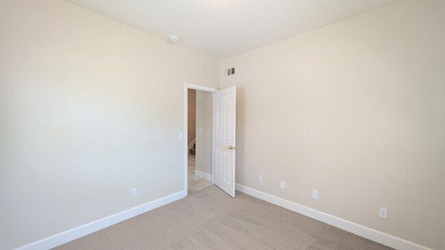Building Photo - 417 11th St