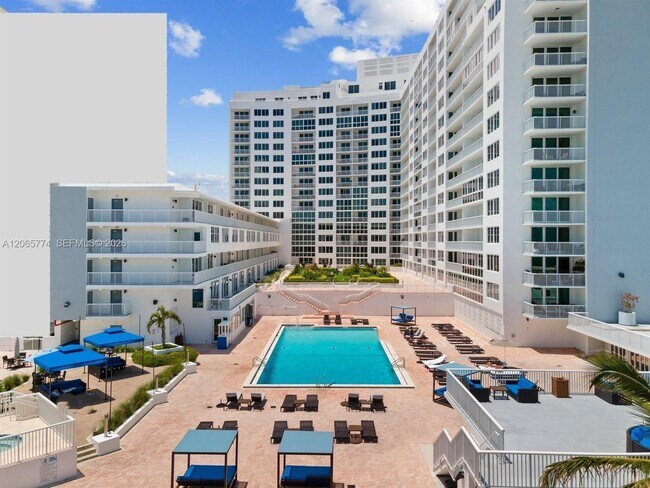 Building Photo - 5401 Collins Ave