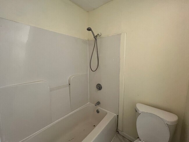 Building Photo - 99 Lounsbury Ave