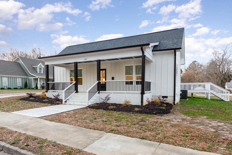 Building Photo - 607 Kenmore Ave