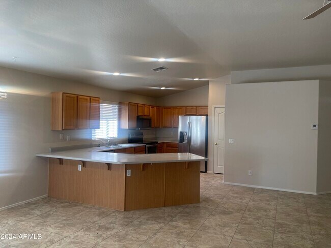 Building Photo - 15263 N 67th Dr