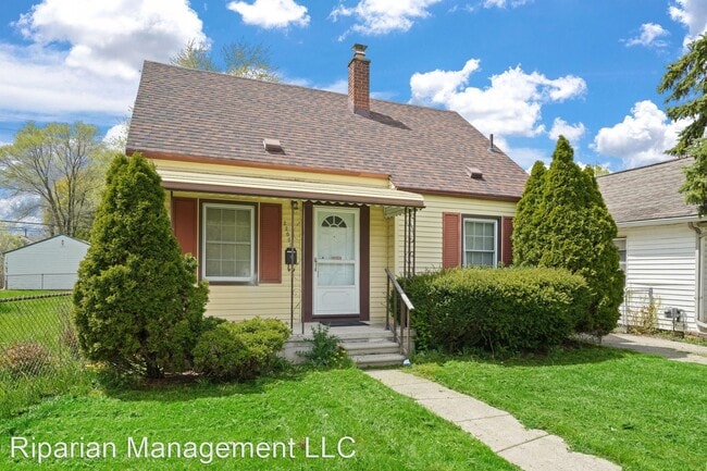 Building Photo - 2 br, 1 bath House - 22063 Cushing Ave