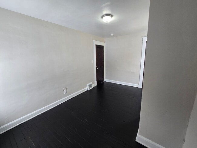 Building Photo - SECTION 8 and EDEN Accepted! Newly Renovated 3BR Home Now Available in Cleveland!!