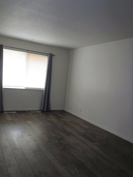 Building Photo - 3203 Squire Ln