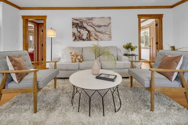 Building Photo - 1072 Johnson Ave