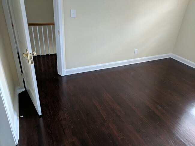 Building Photo - 1508 Langford Rd