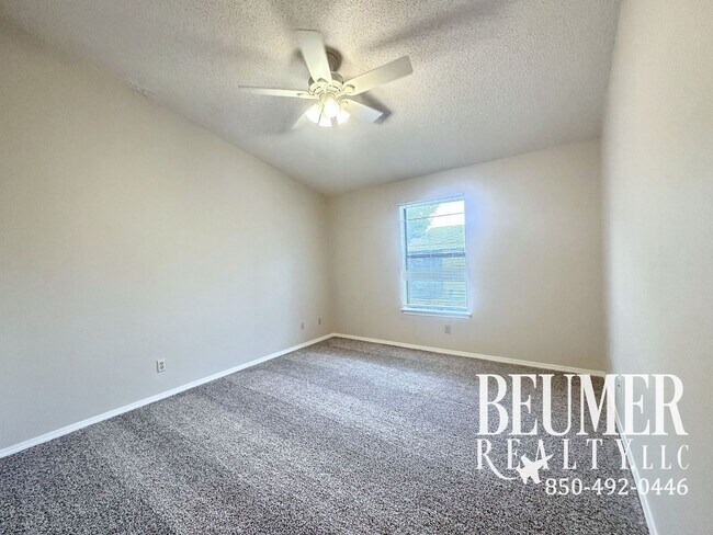 Building Photo - **$200 OFF FIRST MONTHS RENT**
