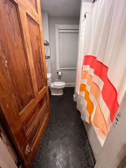 Building Photo - 238 Water St