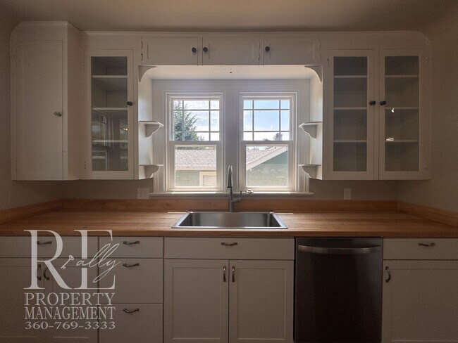 Building Photo - Beautifully Renovated Classic Home with Three Levels of Living, Sunroom & Spacious Kitchen