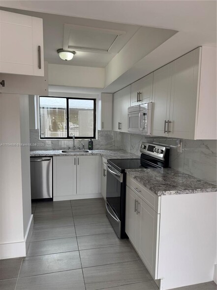 Building Photo - 8273 NW 36th St