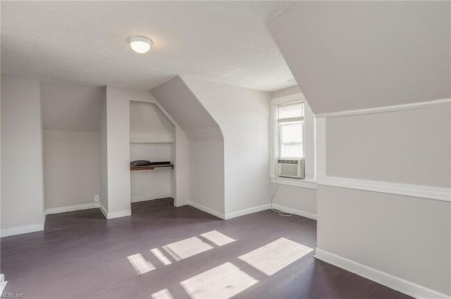 Building Photo - 3901 Newport Ave