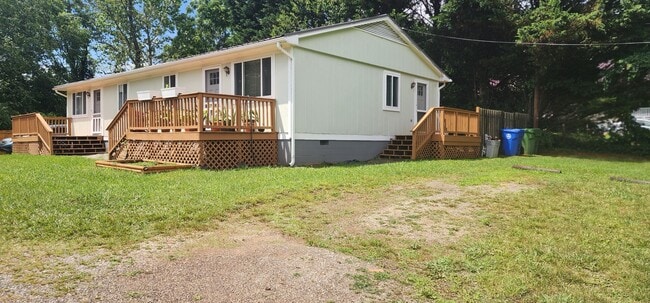 Building Photo - 17 Unaka Ave