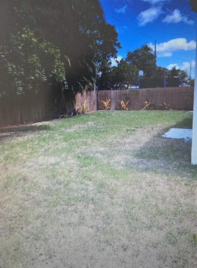 Building Photo - 1531 N 70th Terrace