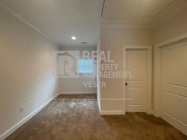 Building Photo - 435 New St