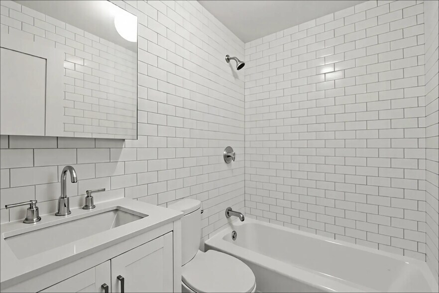 Building Photo - 201B E 82nd St