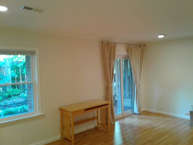 Building Photo - 3009 20th Ct S