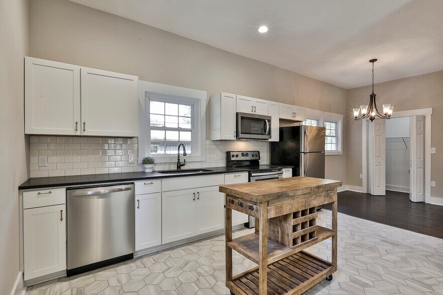 Building Photo - 91 E Washington St