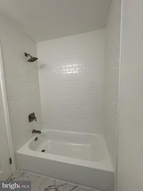 Building Photo - 9762 Hilspach St