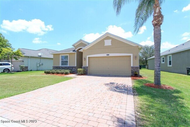 Building Photo - 5834 Trieda Dr