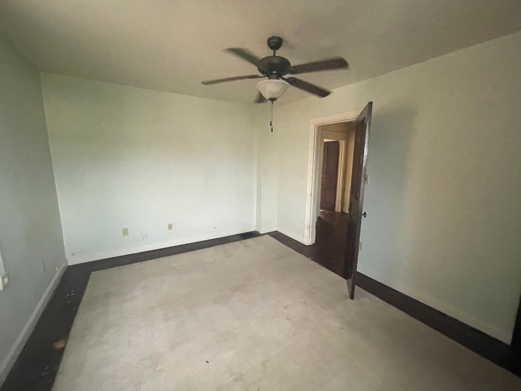 Building Photo - 423 Warwood Ave