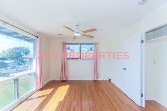 Building Photo - Lower Waialae Iki 3 Bedroom, 2 Bath Single...