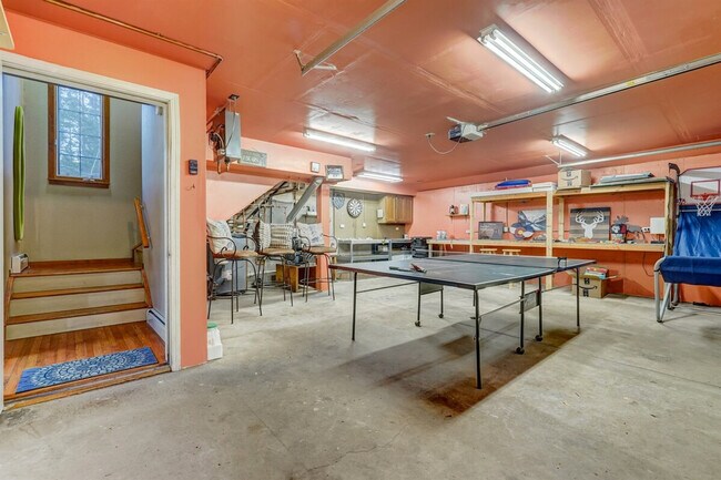 Building Photo - 9415 Ute Rd