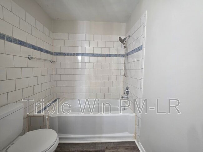 Building Photo - 608 W Martin St