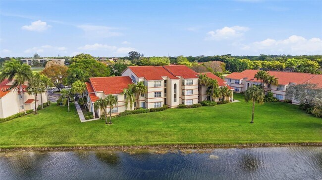 Building Photo - 3310 Pinewalk Dr N