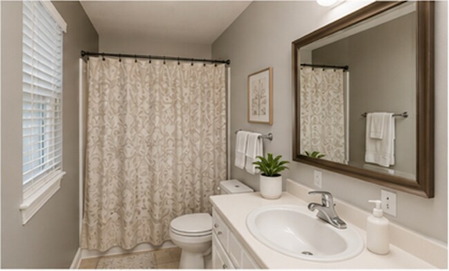 Building Photo - 1/1 Lakefront Living in Carrollwood! Available July 10th!