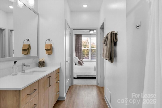 Building Photo - 9821 Research Dr