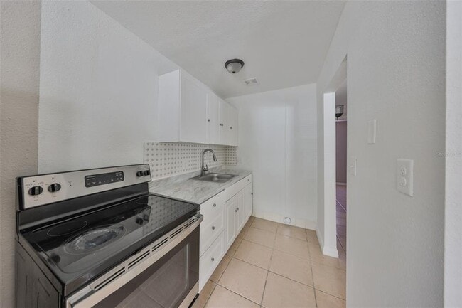 Building Photo - 11708 Balm Riverview Rd