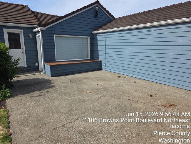 Building Photo - Tacoma views retro 3 bed 2 bath home, available now!