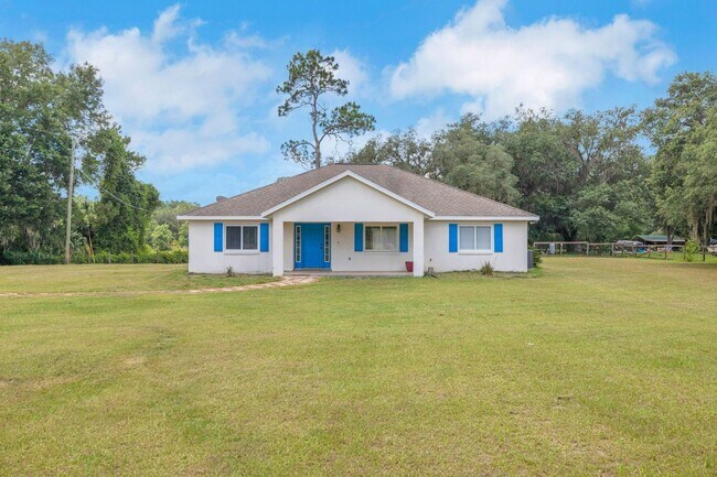 Primary Photo - Spacious 4BR House in Citra