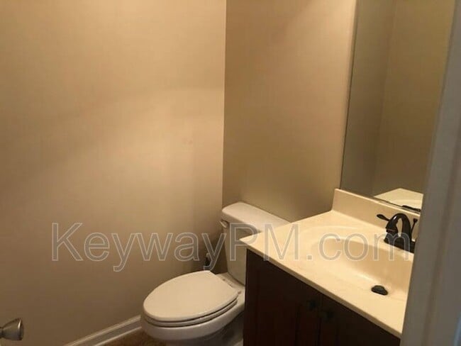 Building Photo - 1468 Collins Dr