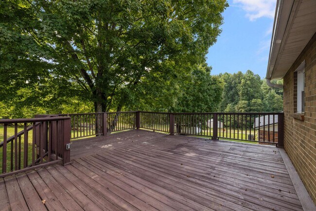 Building Photo - 274 Green Pond Rd