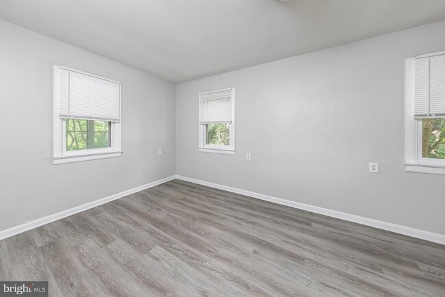 Building Photo - 1100 Woodlawn Ave