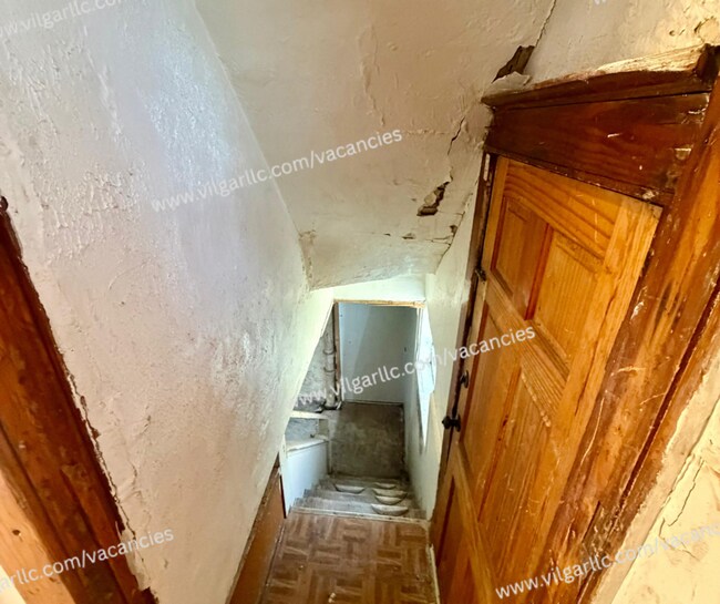 Building Photo - Single-family home for sale