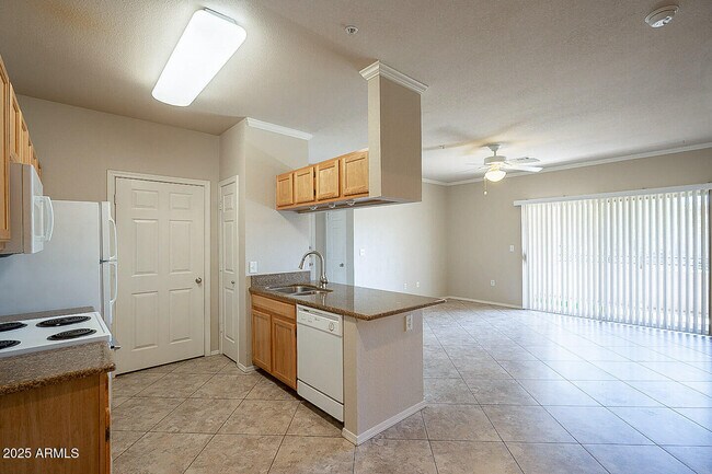 Building Photo - 5401 E Van Buren St