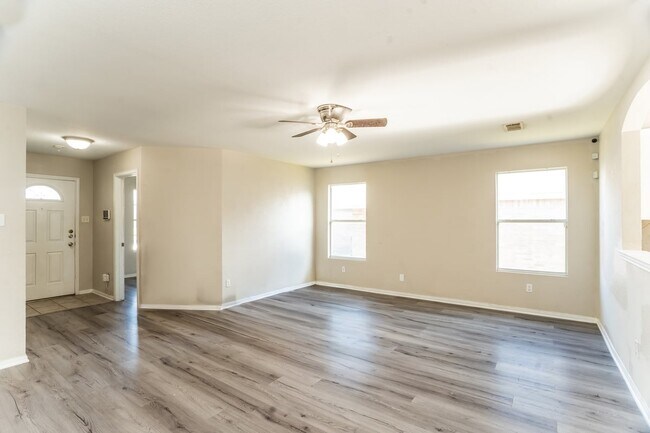 Building Photo - 3003 John Porter Dr