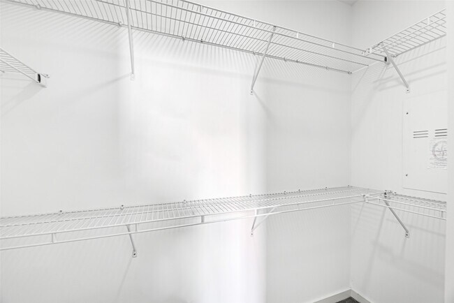 Building Photo - 3 N Ennis St