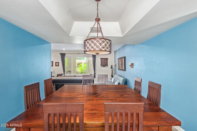 Building Photo - 2118 E Pebble Beach Dr