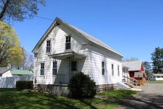 Building Photo - 40 Conway St