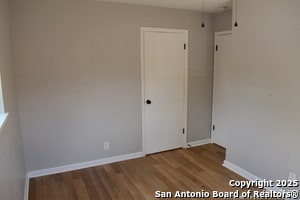 Building Photo - 204 Royal Dr