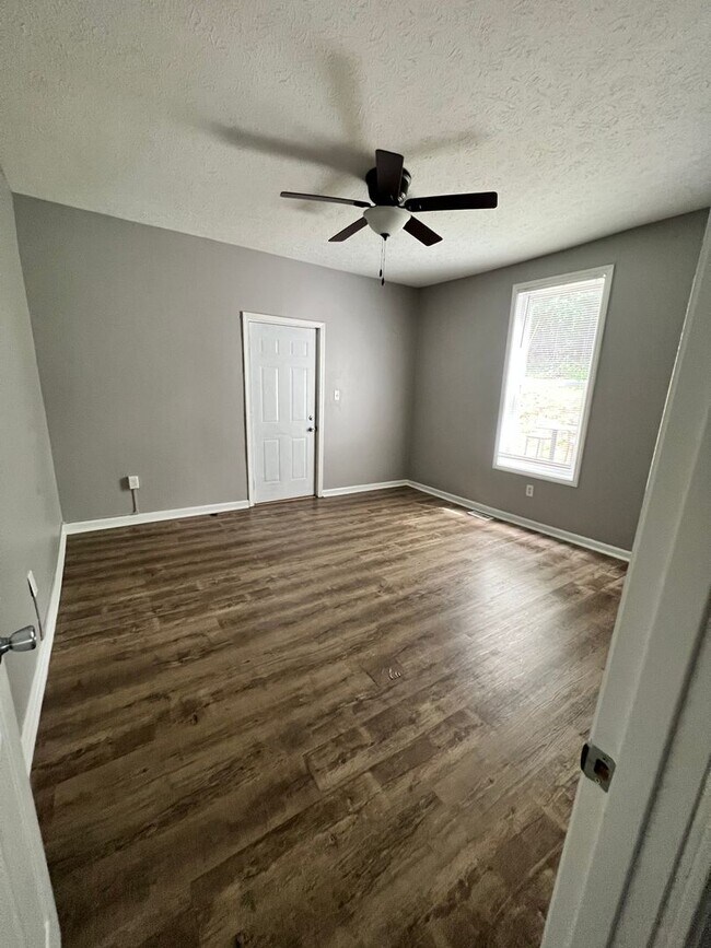 Building Photo - 1617 Ferry St