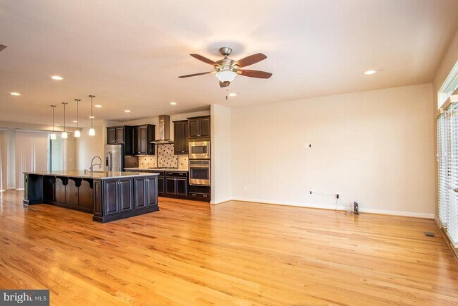 Building Photo - 43375 Whitehead Ter