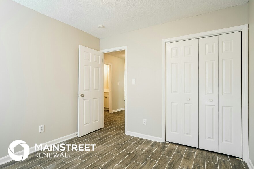 Building Photo - 1915 Collier Rd