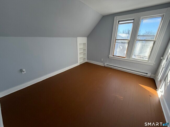 Building Photo - 73 Waterville St